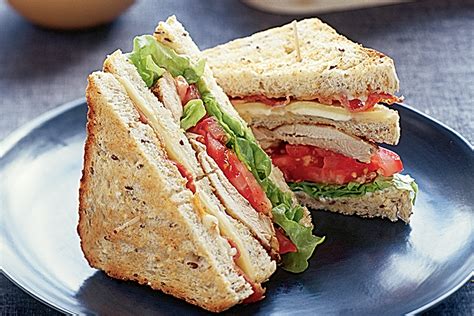 FOOD FUNDA: Chicken Club Sandwich