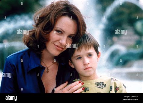 THE SIXTH SENSE TONI COLLETTE, HALEY JOEL OSMENT Date: 1999 Stock Photo ...