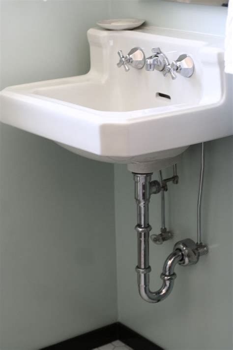 Vintage Wall Mount Sink - Wall Design Ideas