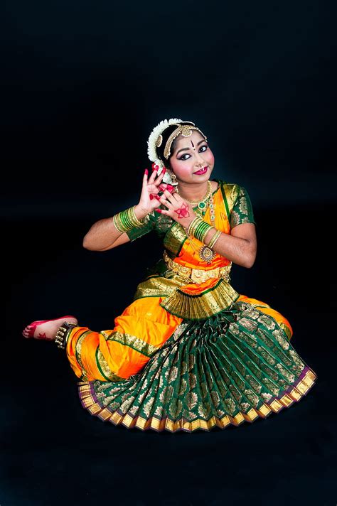 Buy StickMe 'Indian Classical Dance - Bharatanatyam - Woman Dancer ...