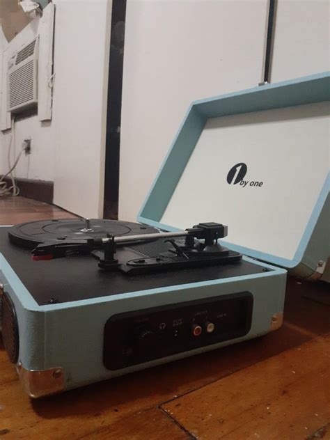 1 by one Vintage turntable portable, Hobbies & Toys, Music & Media ...