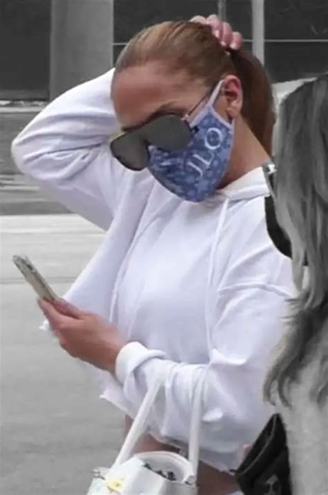 Jennifer Lopez In JLO Mask! 😷 • Celebrity WotNot