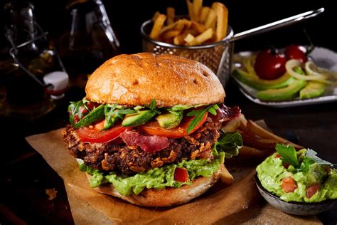 Weekday cooking: Make a delicious burger and chips with avocado salsa