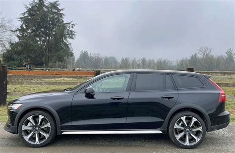 2023 Volvo V60 Cross Country B5 AWD Ultimate | AAA Oregon/Idaho