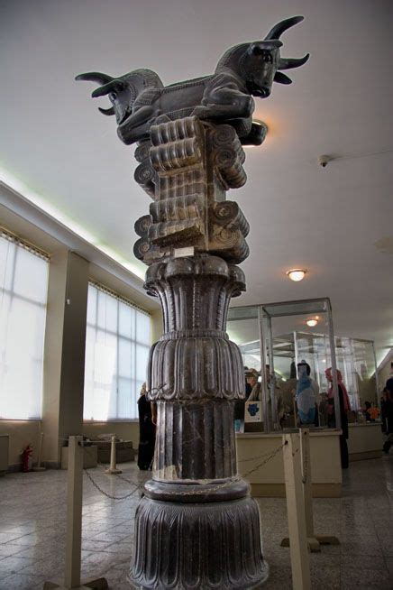 Palace column from Persepolis Ancient Near East, Ancient Ruins, Ancient ...