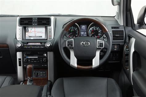 Toyota Land Cruiser V8 2008-2011 interior | Autocar