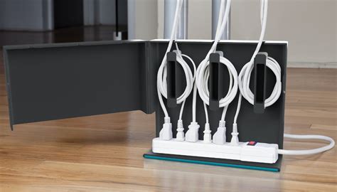 Plug Hub Makes Your Wire Mess Disappear - GetdatGadget