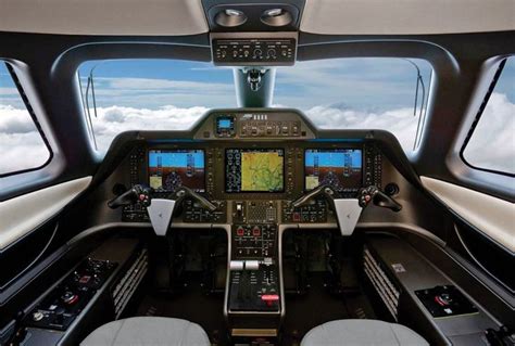 Embraer Phenom 300 | Cockpit, Glass cockpit, Luxury private jets