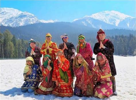 10+ Jammu and Kashmir Traditional Dress Designs for Men and Women