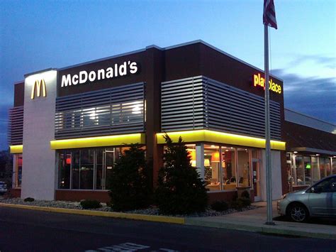 Franchisees upset over McDonald’s wage increase