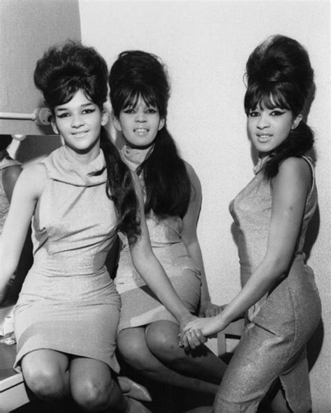 The Ronettes | ESOS AÑOS FELICES..DE MUSICA Y COLOR | Pinterest | Love ...