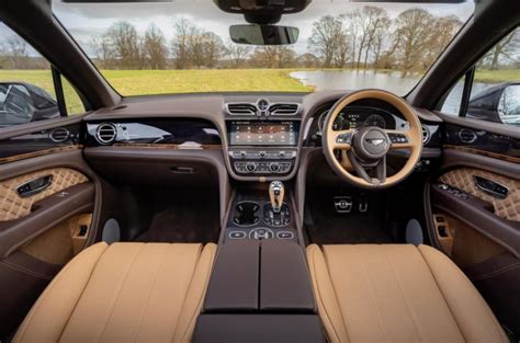 2023 Bentley Bentayga Mulliner — Drives.today