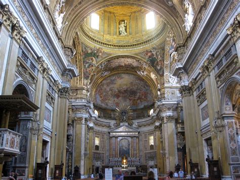 Il Gesù, including Triumph of the Name of Jesus ceiling fresco. Rome ...