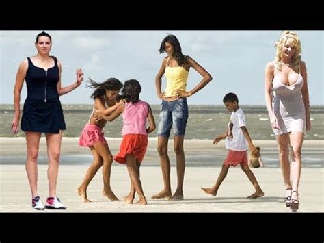 Top 10 Tallest Women in the World - YouTube