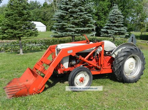 Ford 1600 tractor front end loader