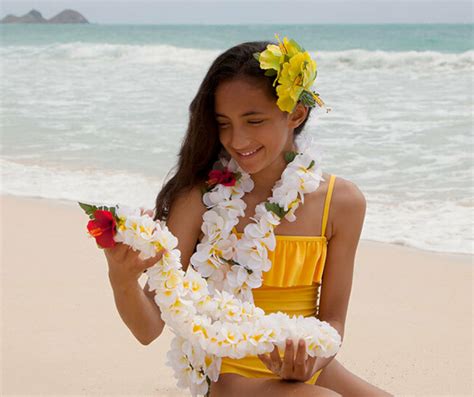 LAKA THE GODDESS OF HULA AND THE FIRST HULA - Beautiful Hawaii Gifts