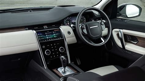 Land Rover Discovery Sport PHEV interior & comfort | DrivingElectric