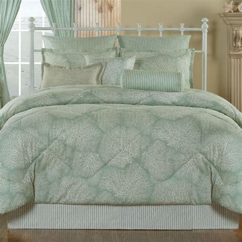 13 Seafoam Green Bedroom Ideas | Seafoam green bedroom, Aqua bedding ...