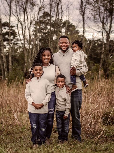 Black family photoshoot #family #blackfamily #blackfamilyvloggers # ...