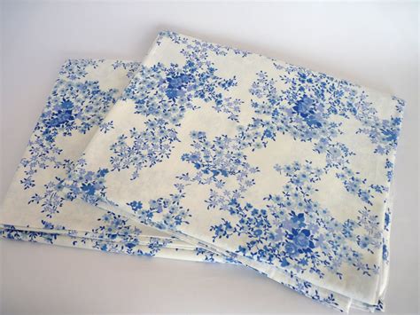 Pair of Single Cotton Bed Sheets Blue and White Floral