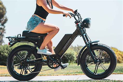 This Modern Electric bike Looks Like Retro Moped | Juiced SCORPION