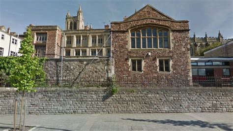 Bristol Cathedral Primary school to go inside central library - BBC News