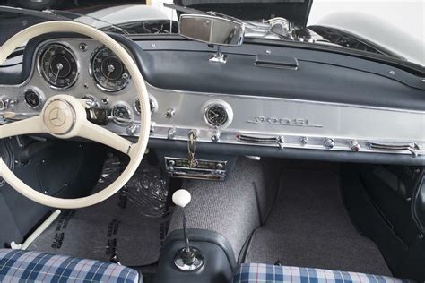 1955 MERCEDES-BENZ 300SL GULLWING - Interior - 180023