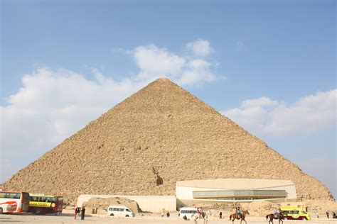 File:Great Pyramid of Giza 2010 from south.jpg - Wikimedia Commons