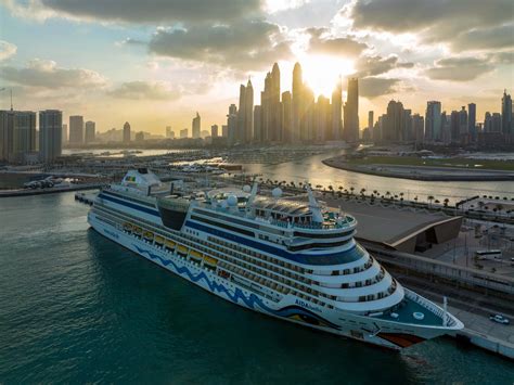 Dubai Harbour welcomes its first cruise passengers from cruise ship ...