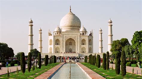 The Official New 7 Wonders of the World – The Taj Mahal | Rayburn Tours