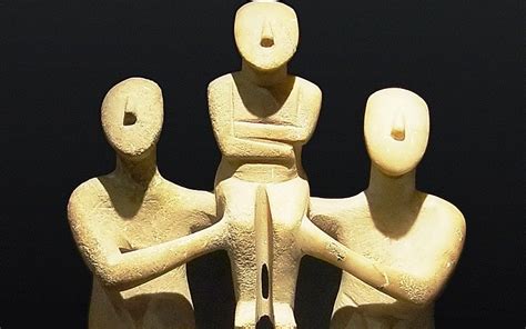 Cycladic Art - A Look at the Marble Figures and Sculptures of This Era