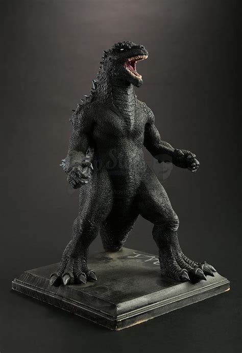 Godzilla (2014) concept maquette | Concept art, Godzilla 2014, Tv props