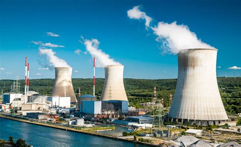 Which Are Advantages of Using Nuclear Reactors to Generate Electricity