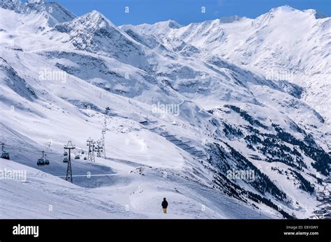 Ski lifts and pistes in Alpine ski resort in Obergurgl and Hochgurgl in ...