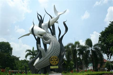 ICON dan maskot kota surabaya - Ulasan Patung Sura dan Buaya, Surabaya ...