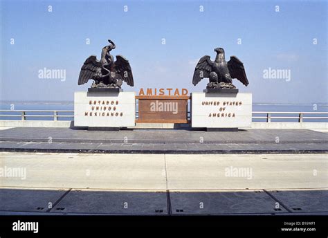 Lake Amistad Dam Border Crossing directly between Del Rio Texas USA and ...