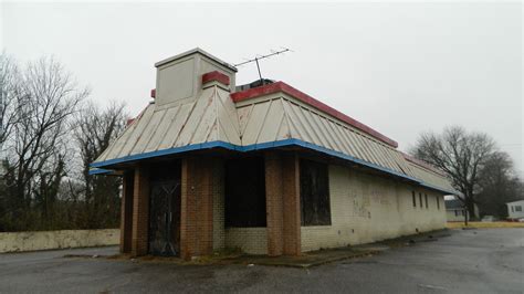 KFC (closed) | KFC (closed) [1,480 square feet] 1315 W. Wash… | Flickr