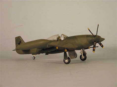 P-51D Mustang -- Plastic Model Airplane Kit -- 1/72 Scale -- #01455 ...