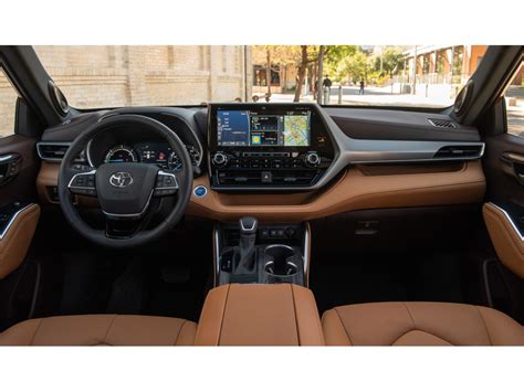 2023 Toyota Highlander Hybrid: 57 Interior Photos | U.S. News