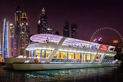 Dubai: Marina Dinner Cruise with Drinks & Live Music | GetYourGuide