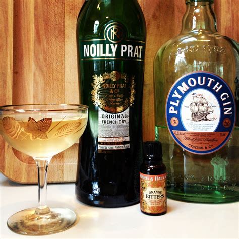 Dry Martini: Plymouth Gin, dry vermouth, orange bitters #cocktails #gin ...