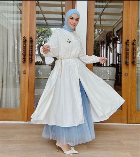 10 Ide OOTD Hijab Putri Zulkifli Hasan, Dominasi Warna Biru