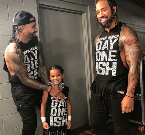 Jimmy & Jey uso with Jey son Wwe Superstar Roman Reigns, Wwe Roman ...