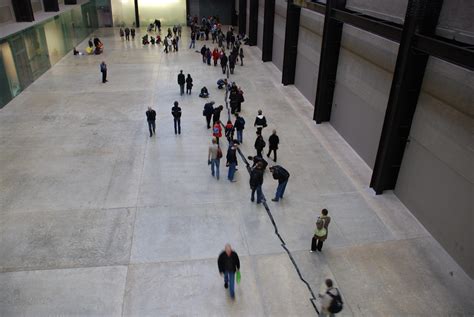 Doris Salcedo’s Shibboleth – A giant crack in Tate Modern