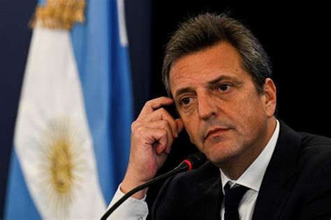 Argentina's economy minister to run for president