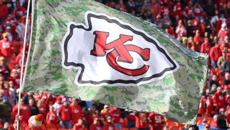 3 Kansas City Chiefs fans found frozen outside home of friend who had ...