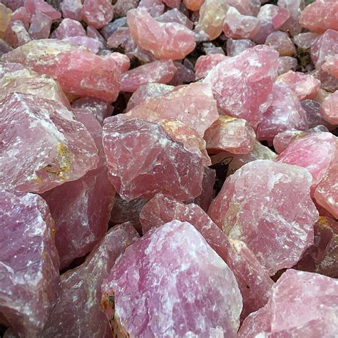 Raw Rose Quartz💓 : r/Crystals