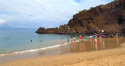 Snorkeling Black Rock On Ka'anapali Beach - See Fish Safely