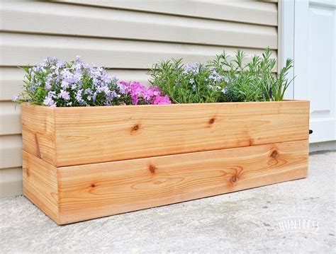 DIY Modern Cedar Planter - DIY Huntress