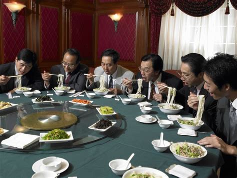 A Step-by-Step Guide to Japanese Table Manners and Chopstick Etiquette ...